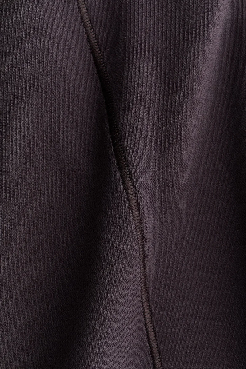 H&M Sports top in DryMove™